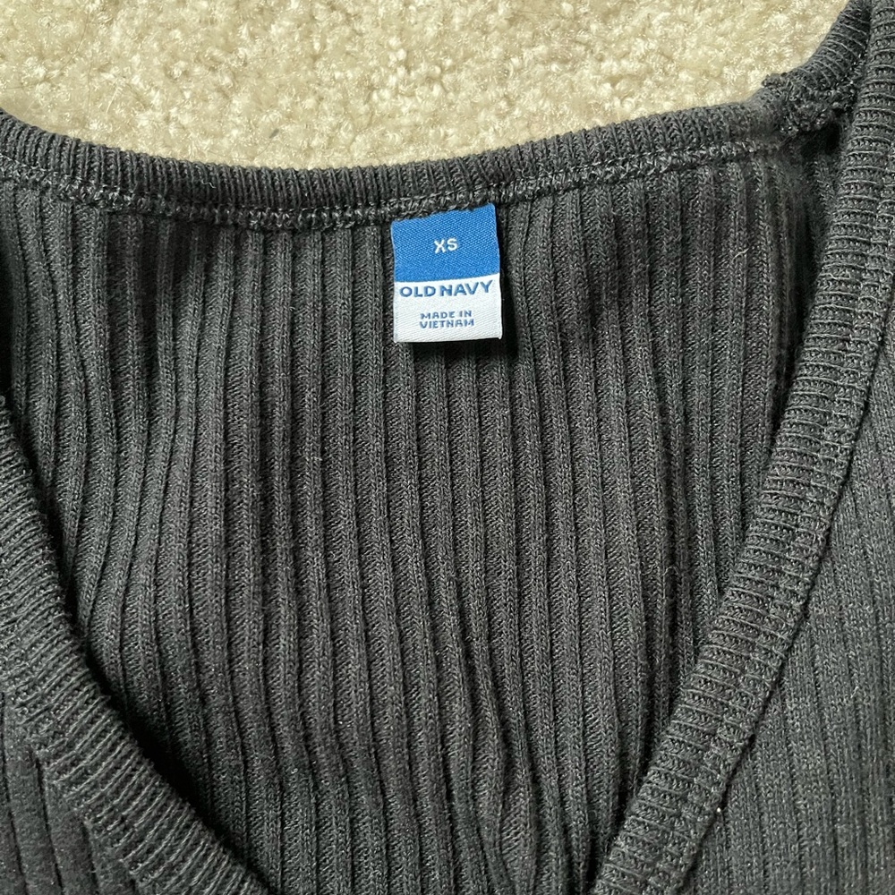 Bundle of Two Old Navy Ribbed V-Neck Tank Top - Black and Cream Size XS NWT - Picture 5 of 8